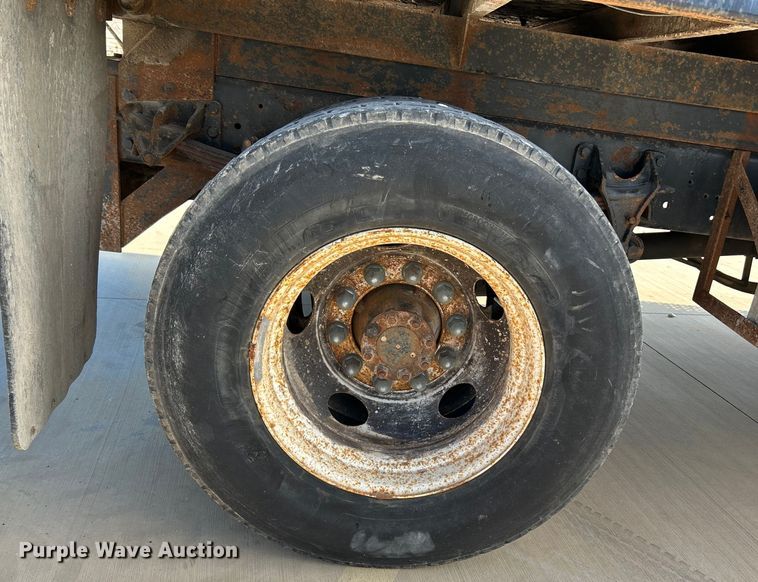 image for item NL9575 2003 International 4200  dump truck