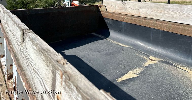 image for item NP9460 1980 Ford  dump truck