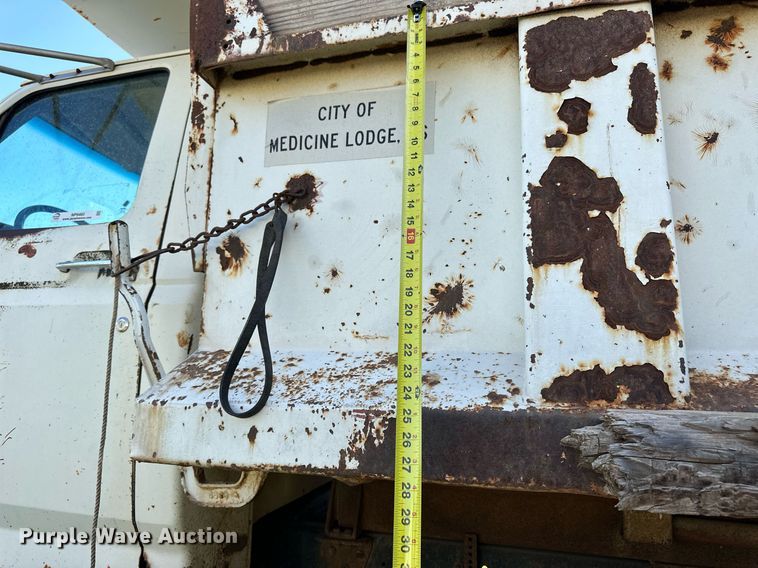 image for item NP9460 1980 Ford  dump truck