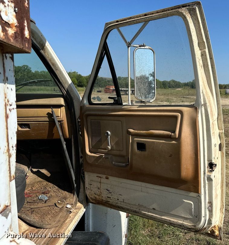 image for item NP9460 1980 Ford  dump truck