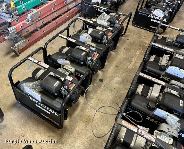 image for item NP9483 (4) Honda Harmony EN2500 generators