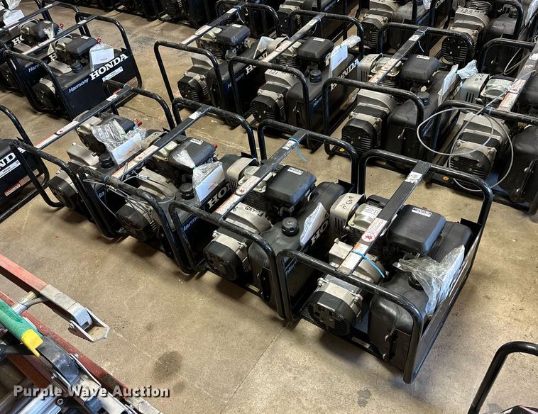 image for item NP9483 (4) Honda Harmony EN2500 generators