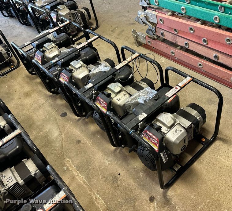 image for item NP9483 (4) Honda Harmony EN2500 generators