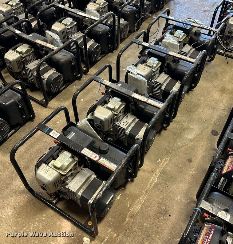 image for item NP9486 (4) Honda Harmony EN2500 generators