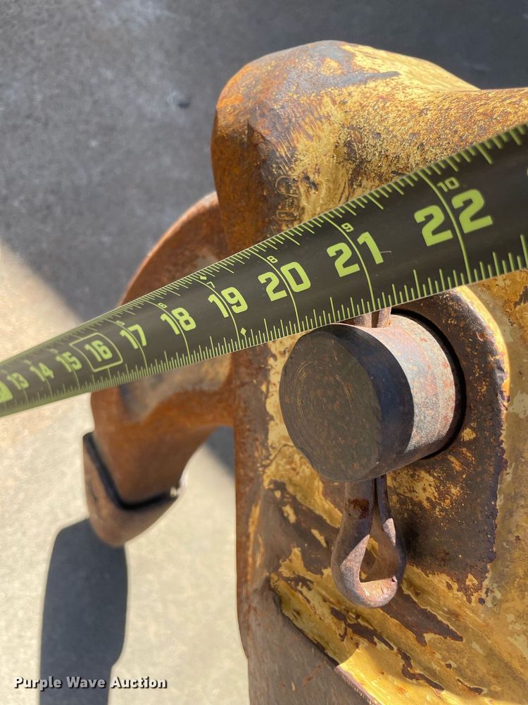 image for item NT9482 2004 Caterpillar 963C  track loader