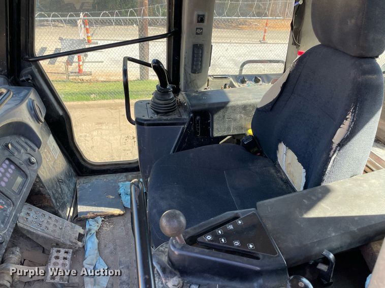 image for item NT9482 2004 Caterpillar 963C  track loader