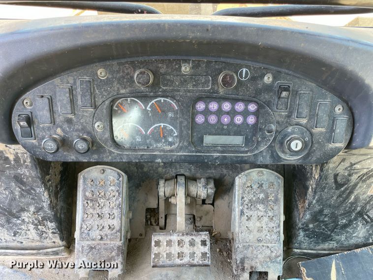 image for item NT9482 2004 Caterpillar 963C  track loader