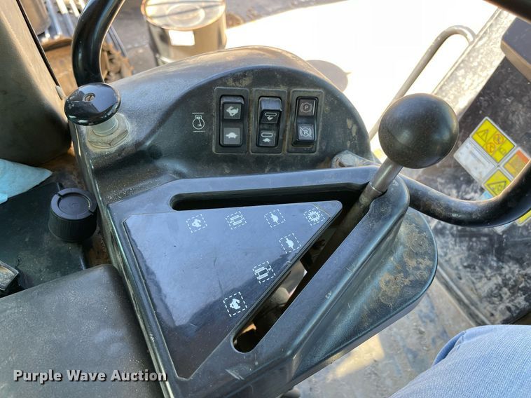 image for item NT9482 2004 Caterpillar 963C  track loader