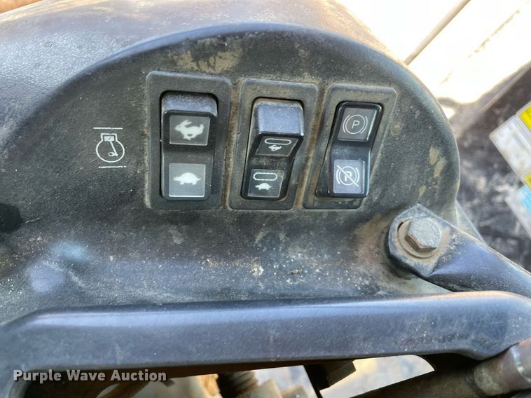 image for item NT9482 2004 Caterpillar 963C  track loader