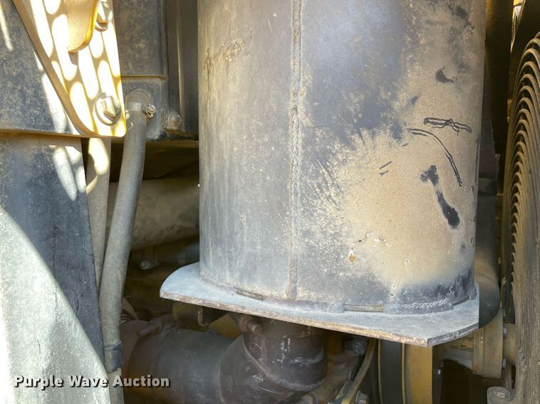 image for item NT9482 2004 Caterpillar 963C  track loader