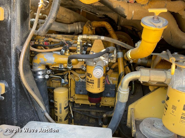 image for item NT9482 2004 Caterpillar 963C  track loader