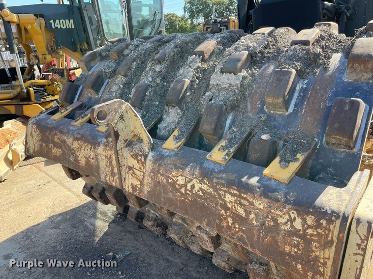 image for item NT9483 1999 Ingersoll Rand SD-100F  single drum vibratory roller