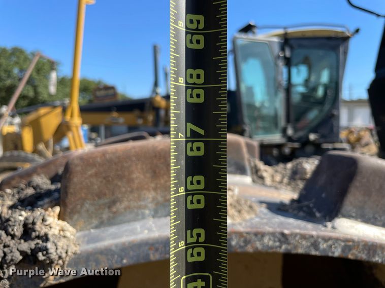 image for item NT9483 1999 Ingersoll Rand SD-100F  single drum vibratory roller