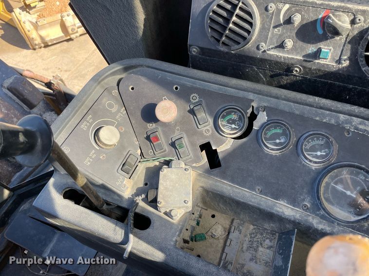 image for item NT9483 1999 Ingersoll Rand SD-100F  single drum vibratory roller