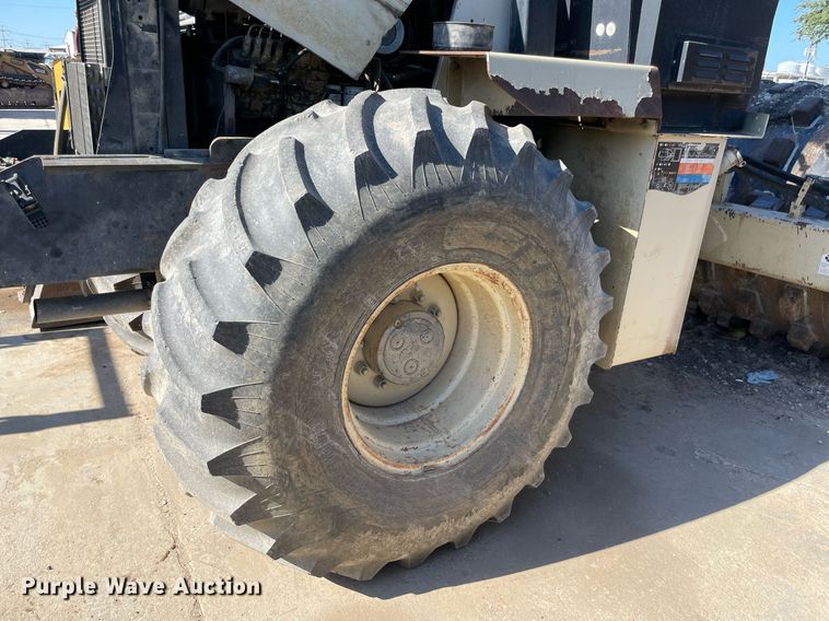 image for item NT9483 1999 Ingersoll Rand SD-100F  single drum vibratory roller