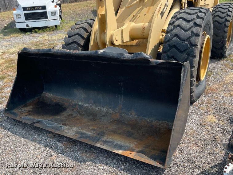 image for item NT9485 1994 Komatsu WA120-1  wheel loader