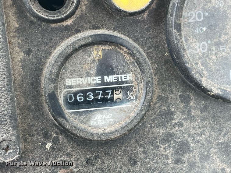 image for item NT9485 1994 Komatsu WA120-1  wheel loader