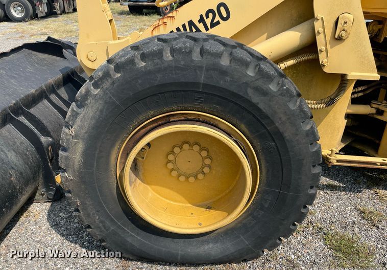 image for item NT9485 1994 Komatsu WA120-1  wheel loader