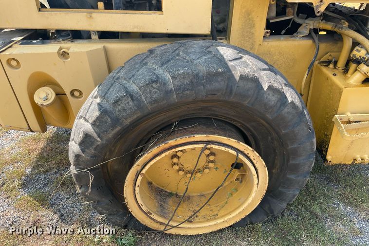 image for item NT9485 1994 Komatsu WA120-1  wheel loader