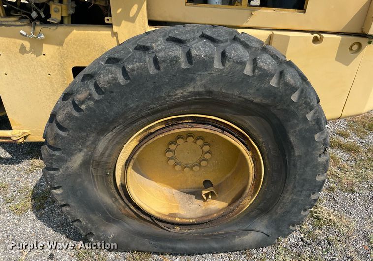 image for item NT9485 1994 Komatsu WA120-1  wheel loader