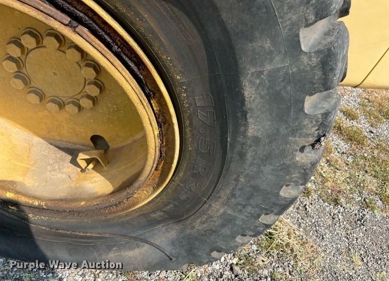 image for item NT9485 1994 Komatsu WA120-1  wheel loader