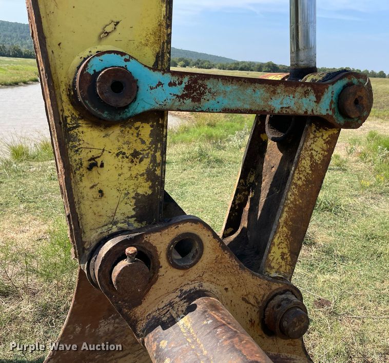 image for item NT9523 Kobelco SK200  excavator