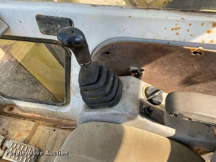 image for item NT9523 Kobelco SK200  excavator