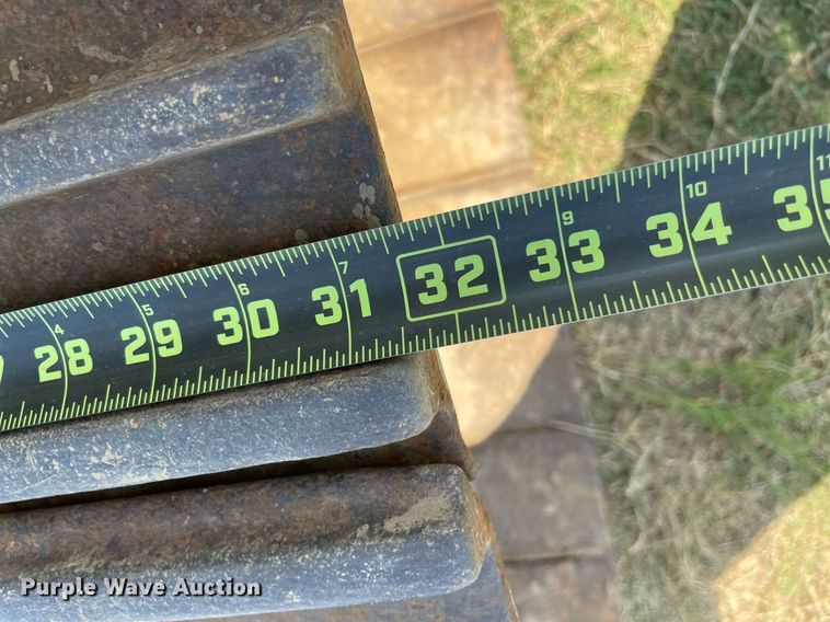 image for item NT9523 Kobelco SK200  excavator