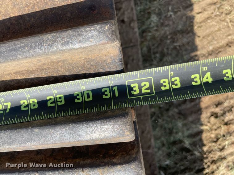 image for item NT9523 Kobelco SK200  excavator