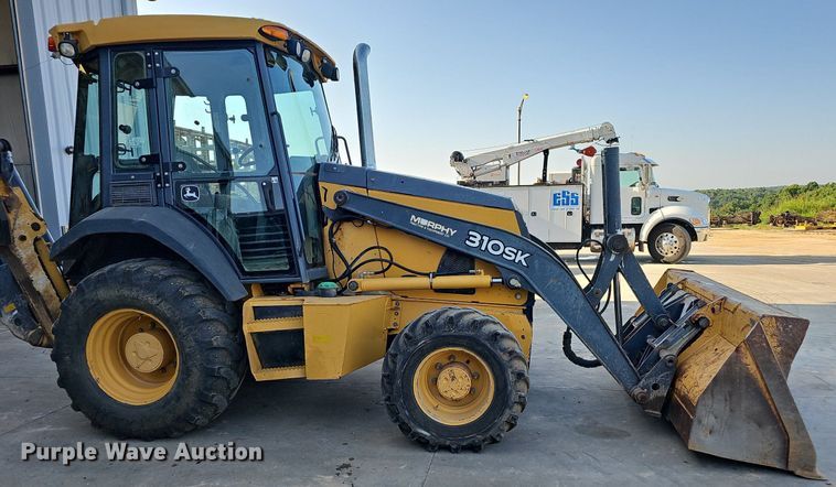 image for item NT9957 2013 John Deere 310SK  backhoe