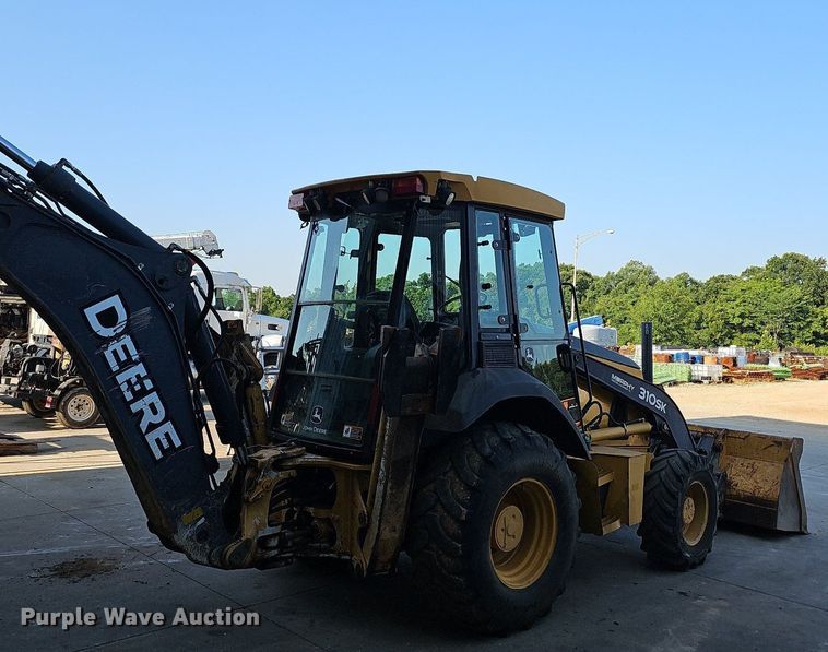 image for item NT9957 2013 John Deere 310SK  backhoe