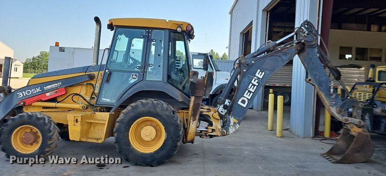 image for item NT9957 2013 John Deere 310SK  backhoe