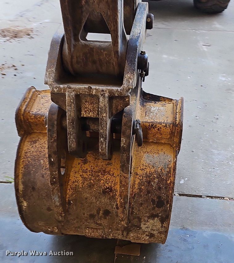 image for item NT9957 2013 John Deere 310SK  backhoe