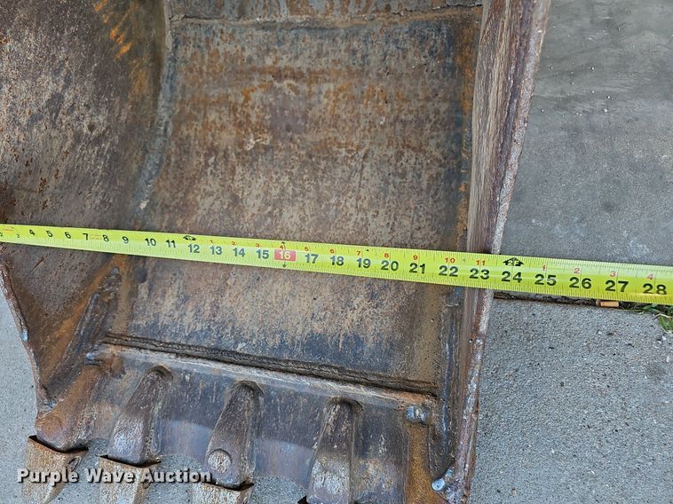 image for item NT9957 2013 John Deere 310SK  backhoe