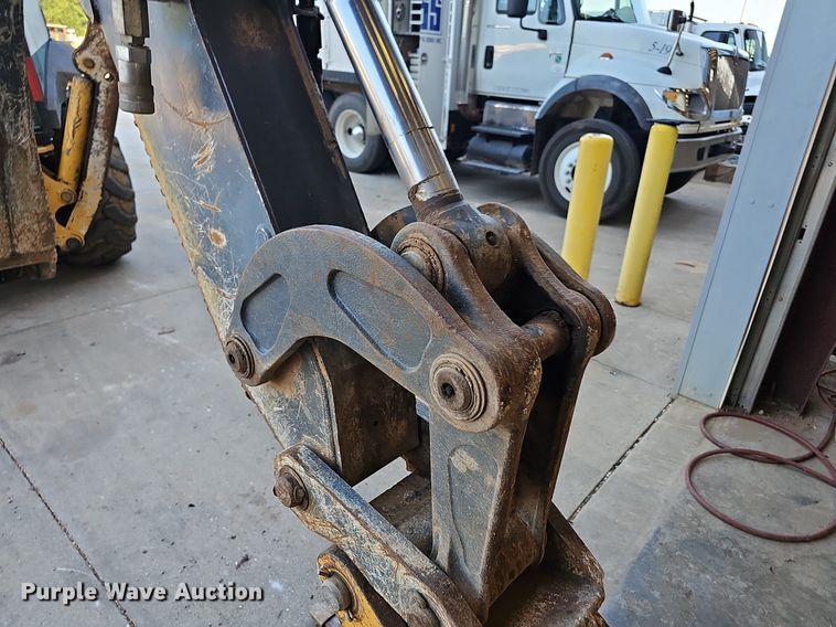 image for item NT9957 2013 John Deere 310SK  backhoe