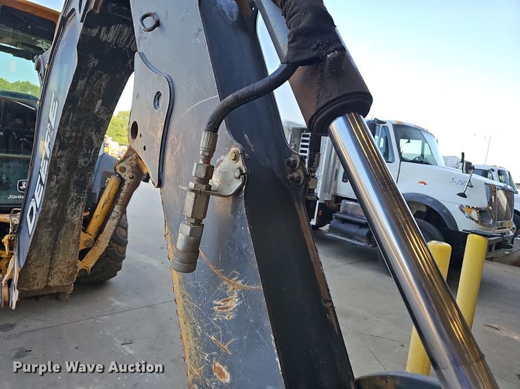 image for item NT9957 2013 John Deere 310SK  backhoe