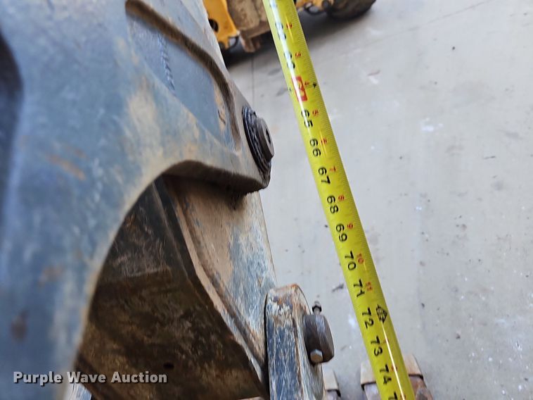 image for item NT9957 2013 John Deere 310SK  backhoe