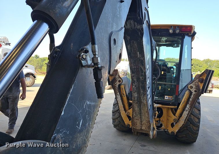 image for item NT9957 2013 John Deere 310SK  backhoe