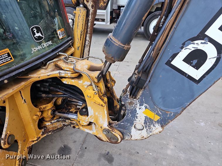 image for item NT9957 2013 John Deere 310SK  backhoe