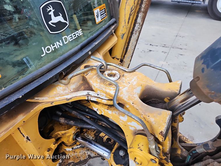 image for item NT9957 2013 John Deere 310SK  backhoe