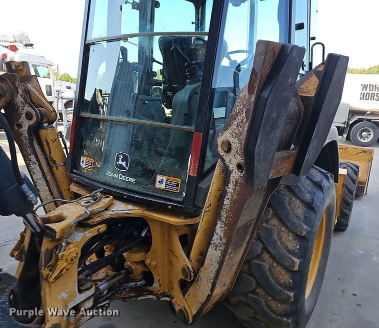 image for item NT9957 2013 John Deere 310SK  backhoe