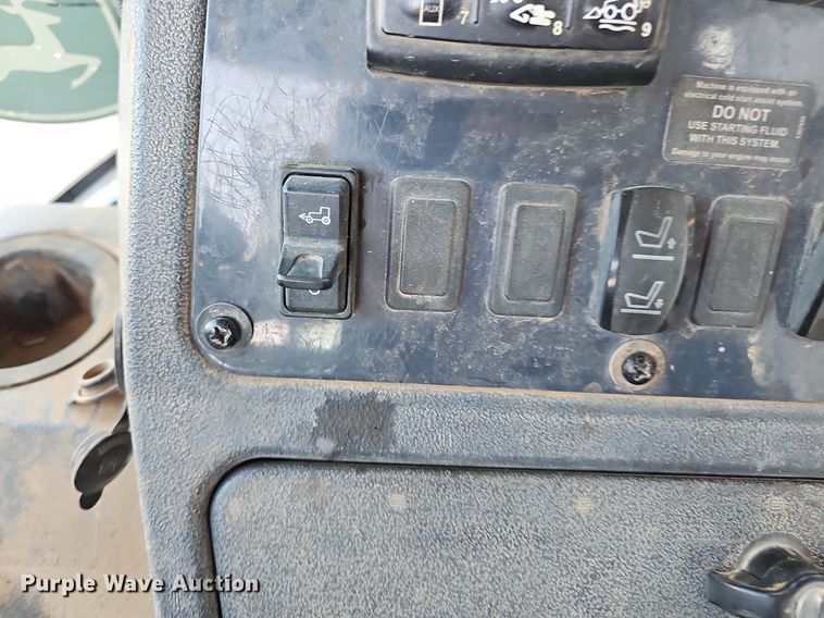 image for item NT9957 2013 John Deere 310SK  backhoe