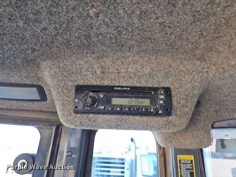 image for item NT9957 2013 John Deere 310SK  backhoe