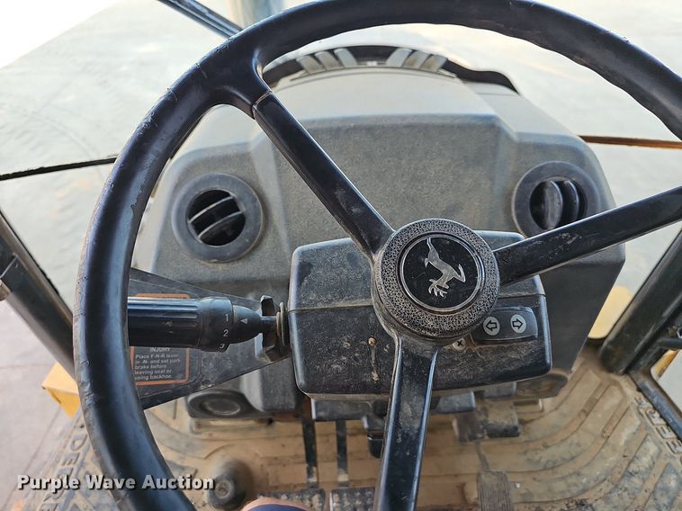 image for item NT9957 2013 John Deere 310SK  backhoe