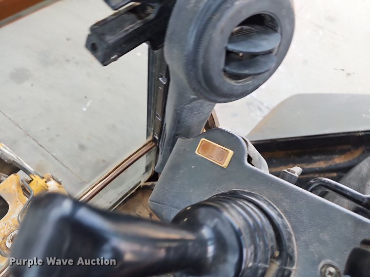 image for item NT9957 2013 John Deere 310SK  backhoe