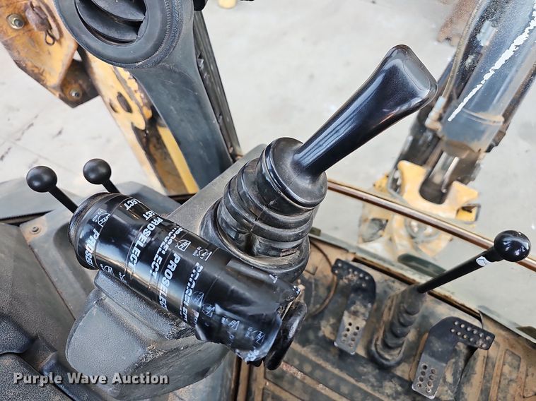 image for item NT9957 2013 John Deere 310SK  backhoe