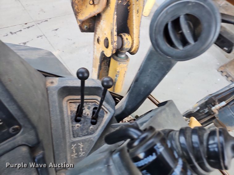 image for item NT9957 2013 John Deere 310SK  backhoe