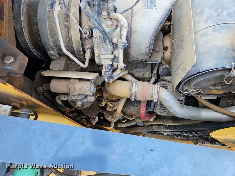 image for item NT9957 2013 John Deere 310SK  backhoe