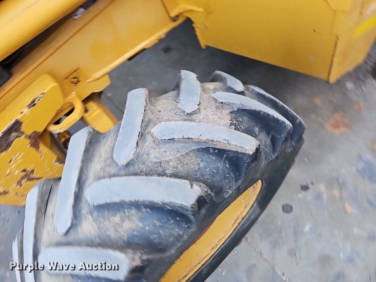 image for item NT9957 2013 John Deere 310SK  backhoe