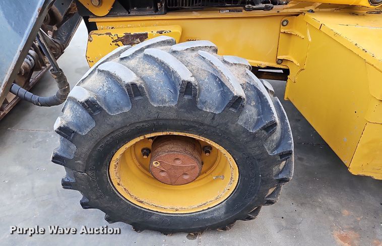 image for item NT9957 2013 John Deere 310SK  backhoe